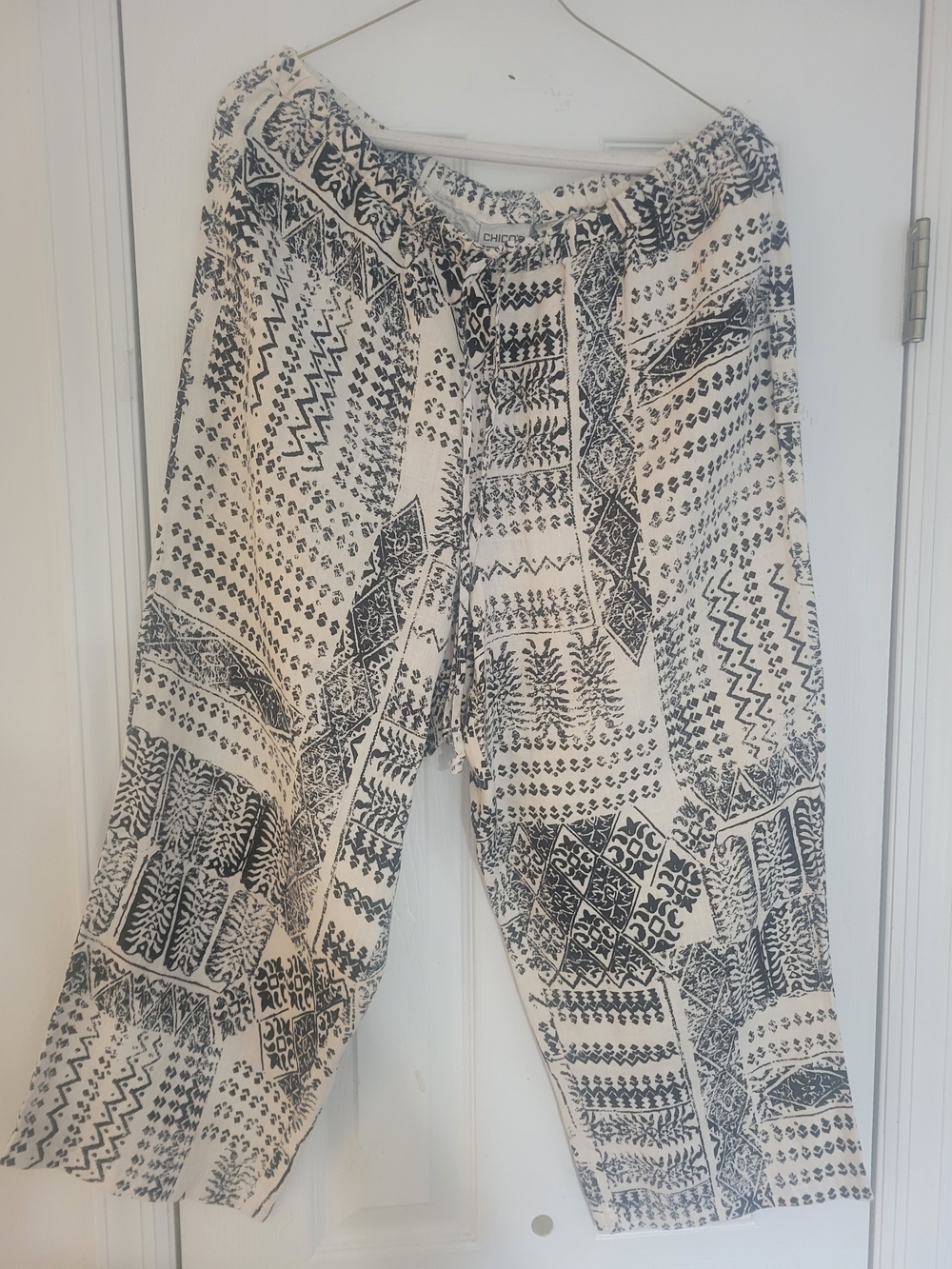 Chico's Black & Ivory Wide-Leg Printed Pull-On Pants
